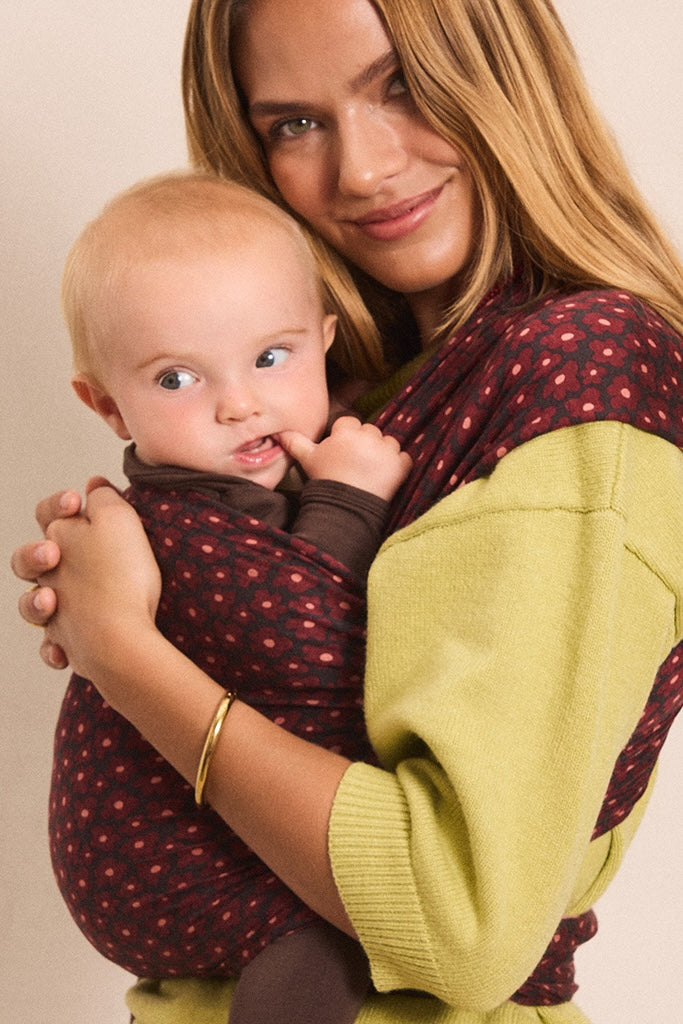 Midnight Daisy Baby Wrap by Mythora