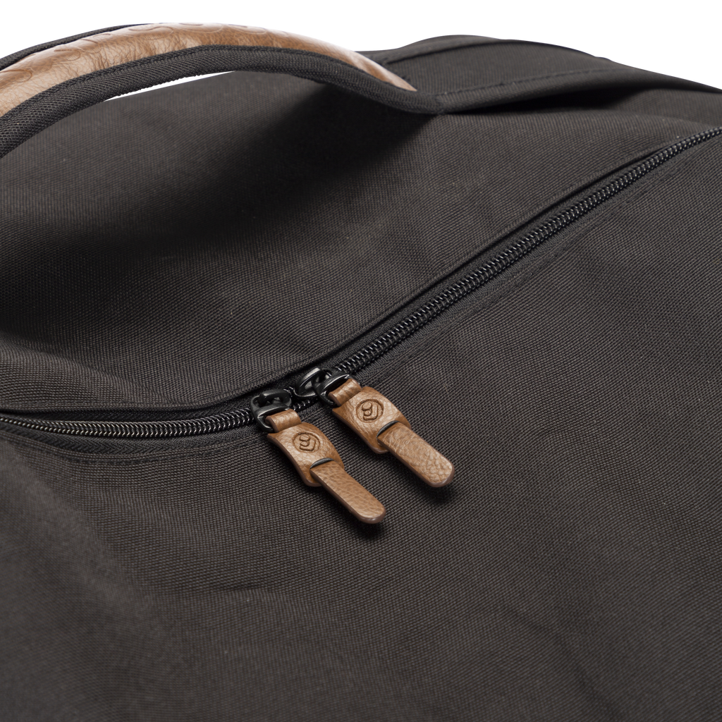 Romi Convertible Car Seat with Wheeled Travel Bag by Mythora