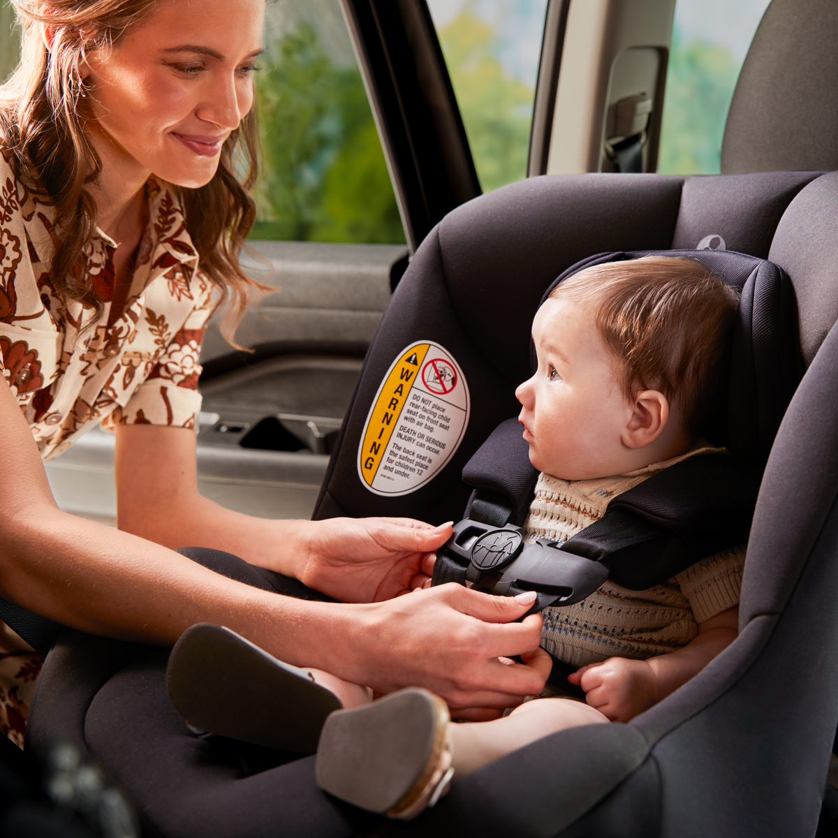 Romi Convertible Car Seat with Wheeled Travel Bag by Mythora